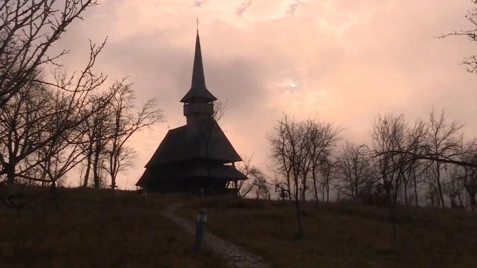 Bârsana, tărâmul de poveste care ne apropie de Dumnezeu. Sărbători de poveste în Maramureș - VIDEO