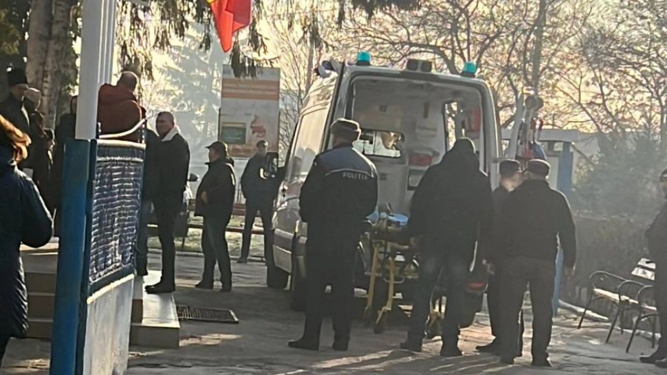 Femeie înjunghiată de soț în incinta Primăriei Belcești. Cei doi se aflau în procedură de divorț