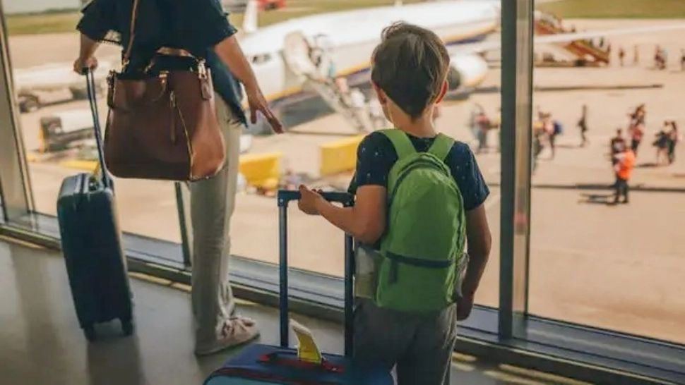 „Înșelătoria călătorilor blocați” face din ce în ce mai multe victime. Cum să te păzești de escroci, ca să nu rămâi fără bani în cont 