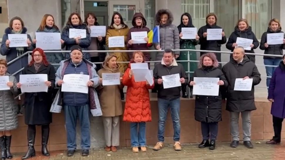 Angajații DSP din întreaga țară continuă protestele după negocieri EȘUATE - Sindicaliștii amenință cu GREVA GENERALĂ