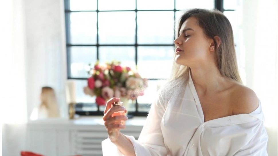 Cum să incluzi corect parfumul în rutina de îngrijire a corpului