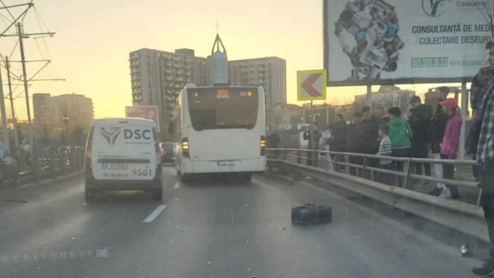 Circulația tramvaiului 41, blocată. Un accident s-a produs pe Șoseaua Virtuții, la Pod Ciurel