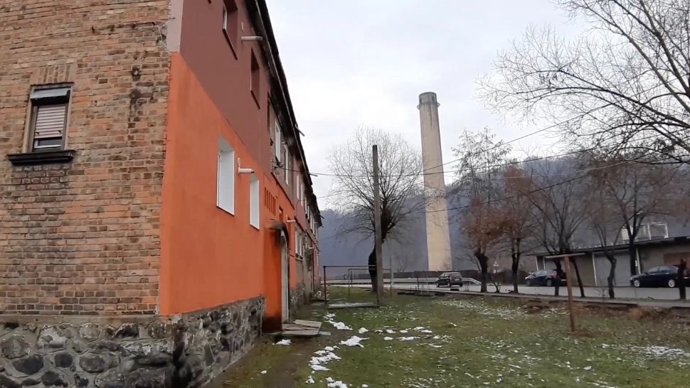 Dubla sinucidere din Hunedoara. Pista șocantă pe care merg anchetatorii: ce se întâmpla, de fapt, în clădirea de pe care au sărit în gol fetele