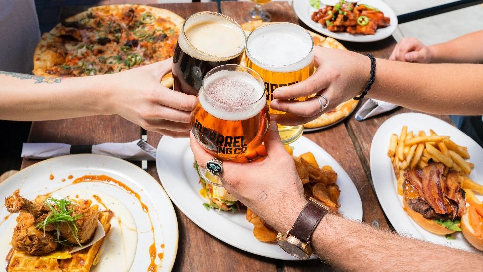 Berea fără alcool, o adevărată bombă cu ceas pentru sănătate! Unde se ascunde pericolul