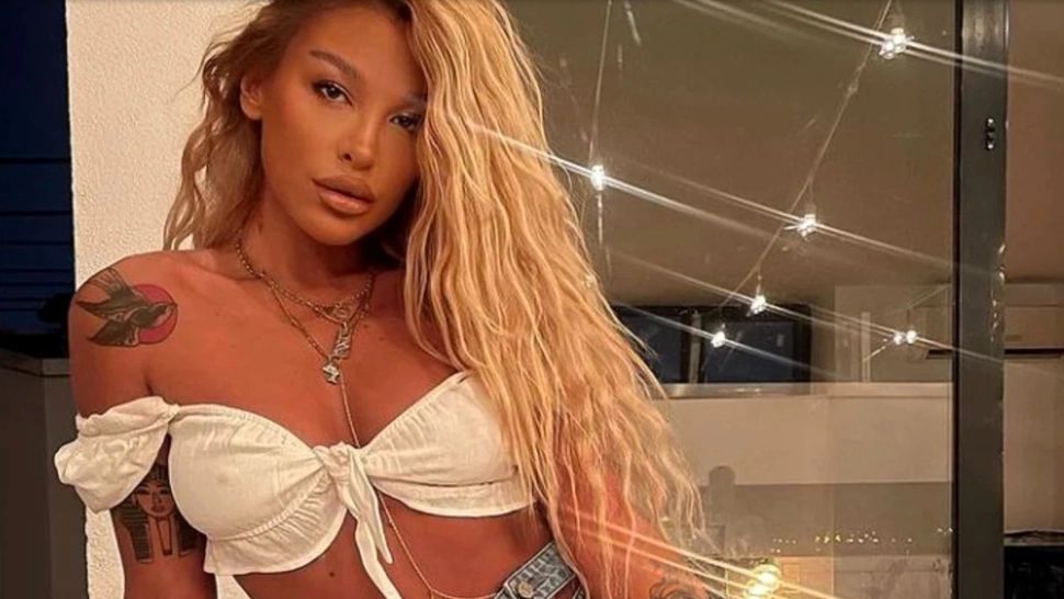 Schimb de bombardieri: Ema Uta, fosta iubită a lui Alex Bodi, în brațele lui Andrei Barbu, fiul unui cunoscut dezvoltator imobiliar din Capitală - telenovelă cu acuzații de proxenetism