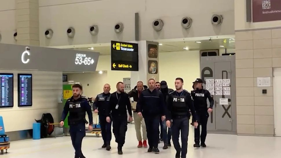 Dosarul tablourilor. Fostul primar al Slatinei Minel Prina, complicele lui Darius Vâlcov, a fost extrădat în România