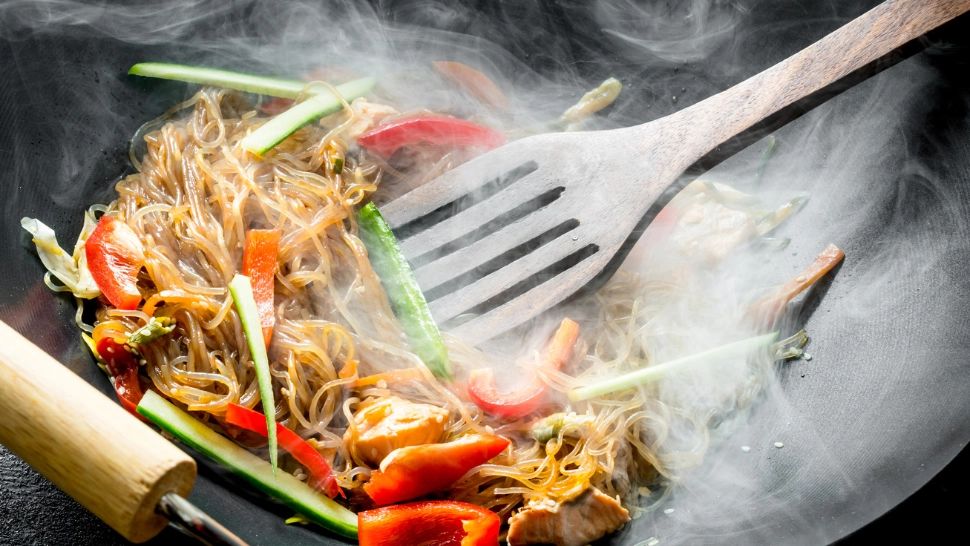 Cum să gătești sănătos și să păstrezi toate aromele, gustul și savoarea - 5 trucuri știute de marii bucătari