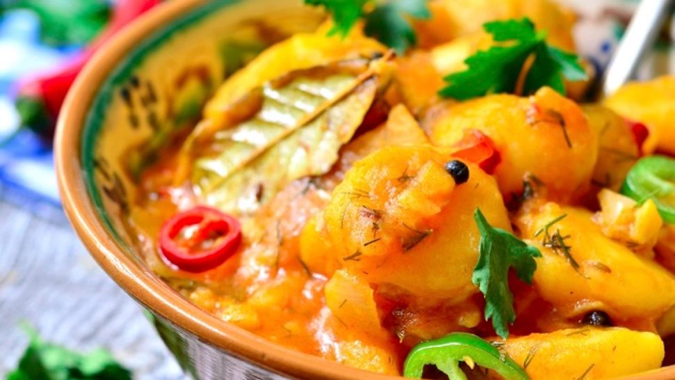 Mâncare de cartofi mânăstirească - 3 trucuri din rețeta tradițională extrem de simplă