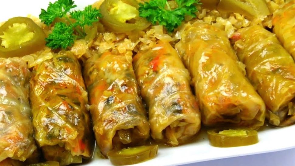 Sărmăluțe pentru Postul Crăciunului - 2 rețete cu ingrediente speciale care le fac savuroase și fără carne