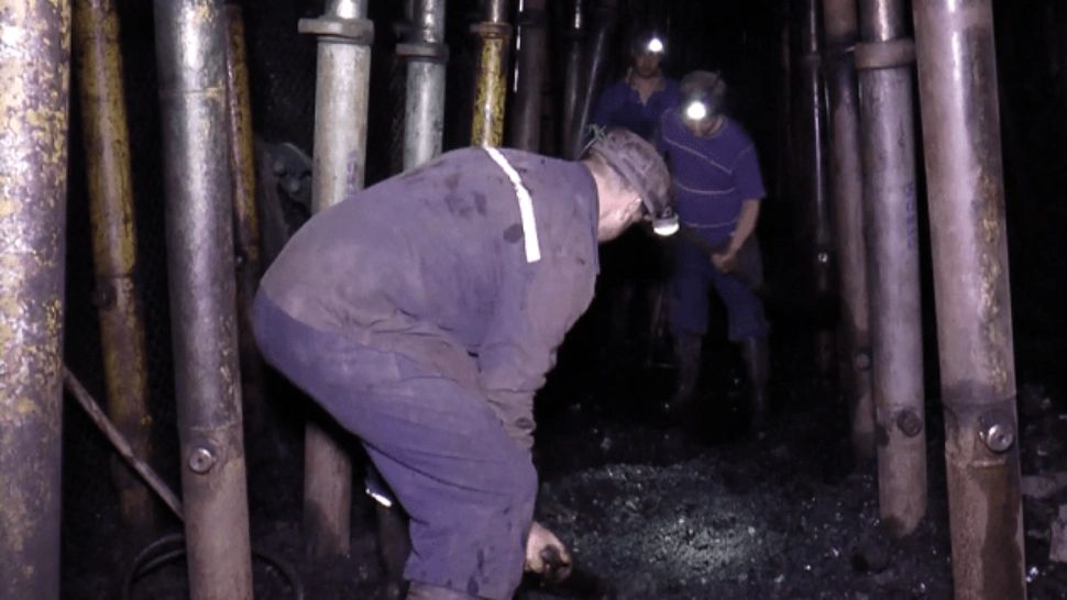 Minerii pensionari, nemulțumiți de RECALCULAREA pensiilor. Oamenii amenință cu proteste și procese colective