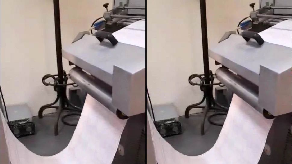 A început tipărirea taloanelor de pensii mărite cu 13,8%. Imagini din imprimerie - VIDEO