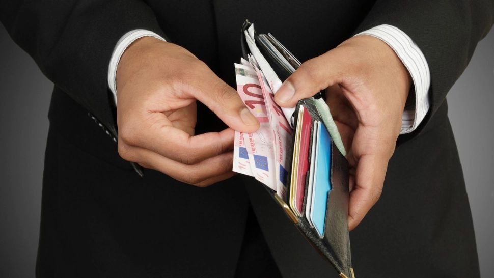 Controverse uriașe pe buget - Ce se întâmplă cu salariile din 2024 / Nu toți profesorii vor primi majorarea cu 20%