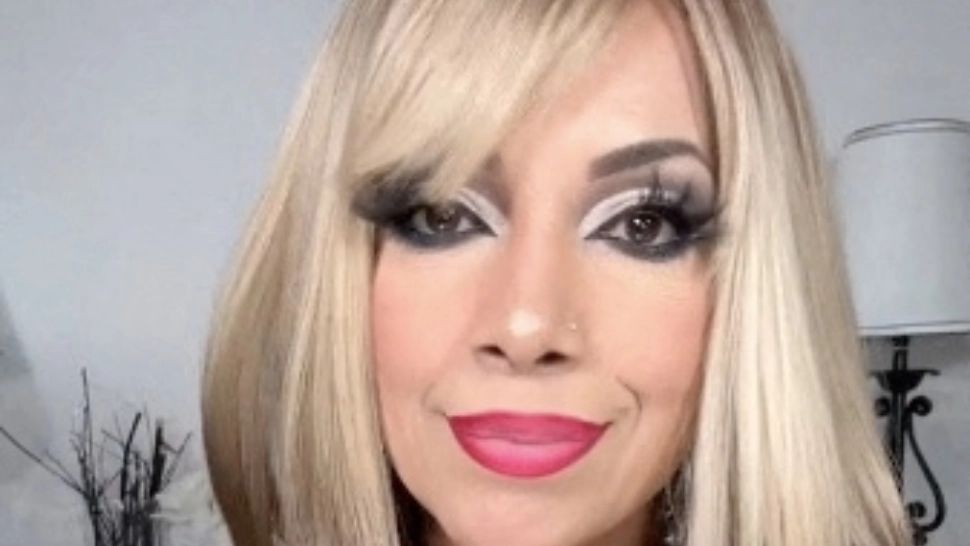 Atenționare pentru româncele care vor să aibă "ochi frumoși".  Riscă să-și distrugă VEDEREA!