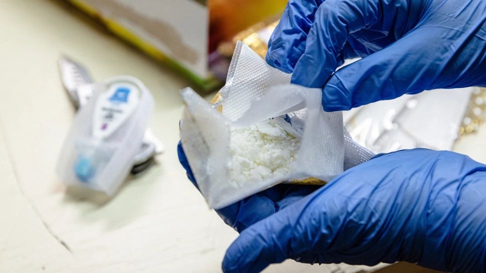 O capitală europeană ar putea legaliza cocaina. O doză de drog a ajuns să coste cât o bere