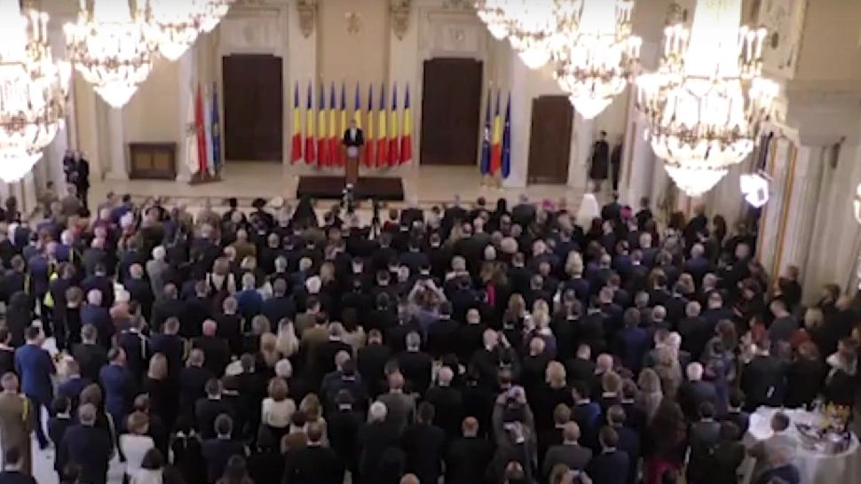 Recepție pe repede înainte la Cotroceni, de Ziua Națională. Klaus Iohannis a plecat în Dubai - VIDEO