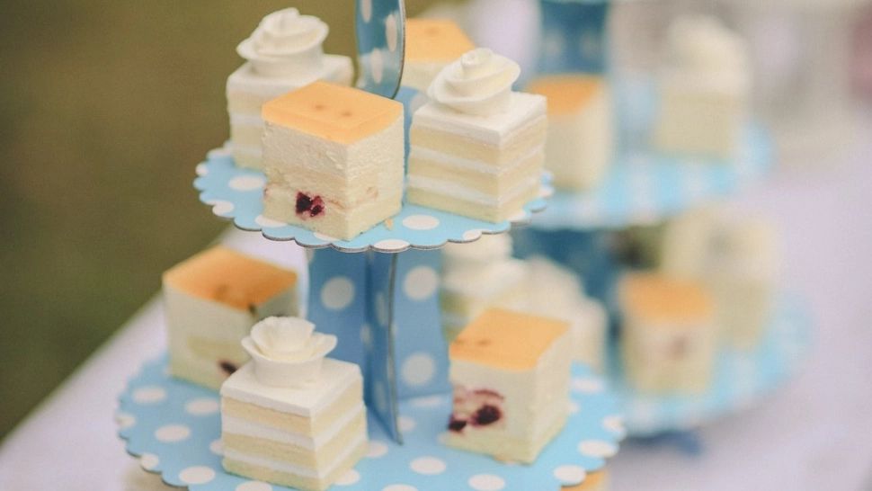 Rețeta mult râvnită: Albă ca zăpada - cea mai căutată prăjitură de Crăciun