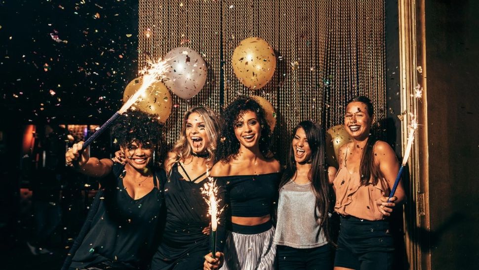 Cum să îți alegi rochia perfectă de Revelion, în funcție de siluetă