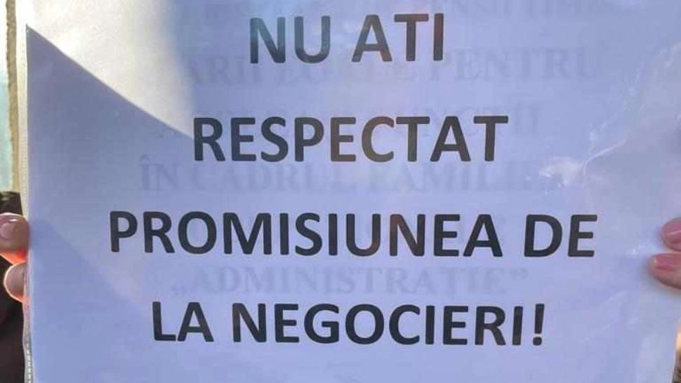 Angajații Casei de Pensii Timiș sunt în grevă. Funcționarii le reproșează guvernanților că nu s-au ținut de cuvânt