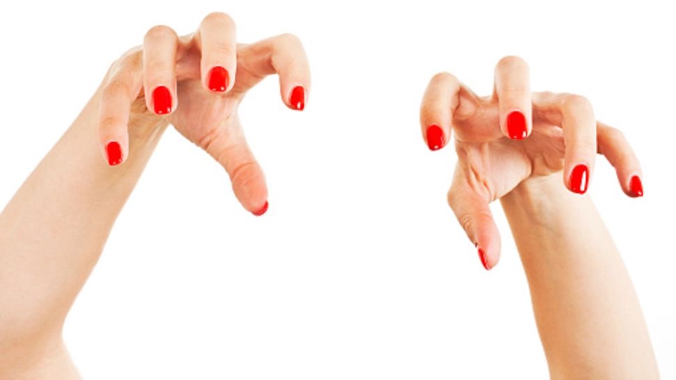 Un sucevean a sunat disperat la 112 pentru că-l zgâria nevasta geloasă