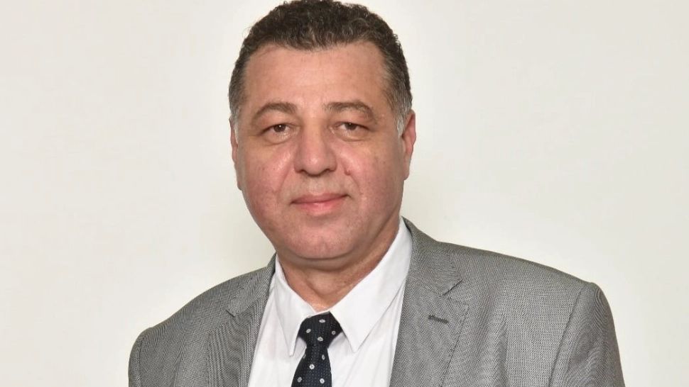 Cum s-a „lipit” un fost barman de o funcție caldă la stat. Traseul profesional care i-a adus un salariu de aproape 11.000 de lei lunar 