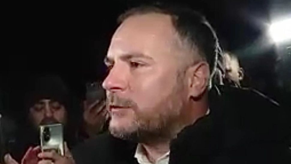 O asociaţie a transportatorilor a depus solicitare pentru organizarea unui protest în Piaţa Victoriei. Ce spune prefectul Rareș Hopincă