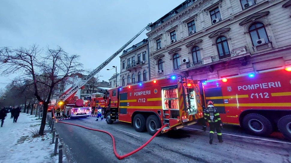 Incendiu la un hotel din București: zeci de persoane au fost evacuate - VIDEO
