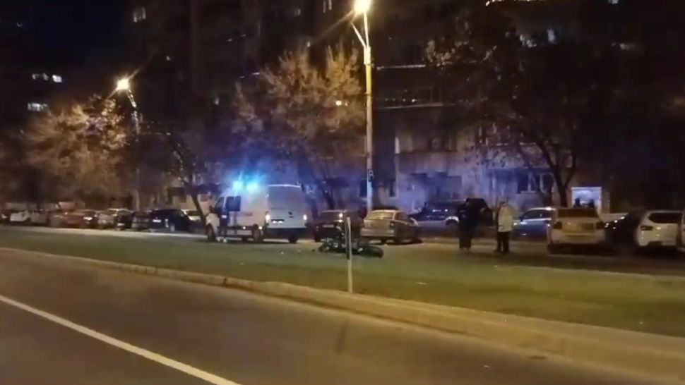 Accident cumplit, în Capitală: polițist spulberat de un motociclist. Victima a traversat printr-un loc nepermis 