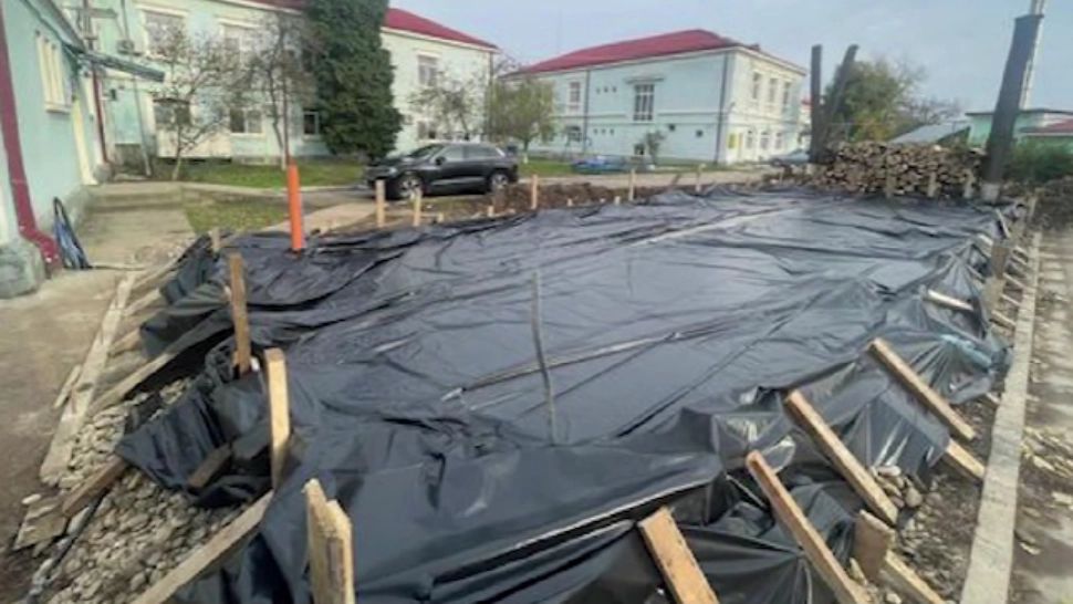 Un primar a făcut chetă pentru a nu pierde banii europeni pentru dotarea unui spital - Gest impresionant într-un oraș din Bihor