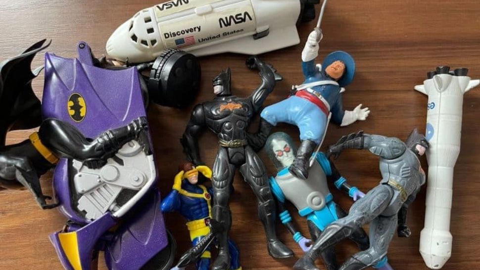 Patroana unui magazin din România, condamnată la 3 luni de închisoare pentru că vindea jucării contrafăcute. De unde provenea marfa