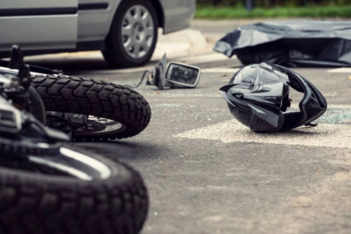 Un motociclist a decedat în urma unui accident produs pe DN 1A, la Teișani. Traficul este deviat în zonă