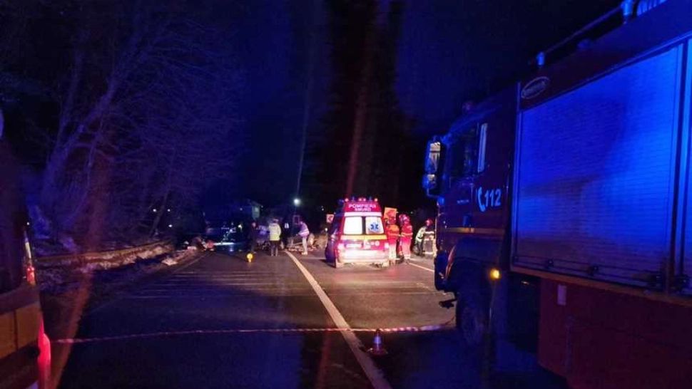 Accident grav între două microbuze, la Sălaj. A fost activat planul roșu de intervenție: 13 victime, dintre care 3 încarcerate