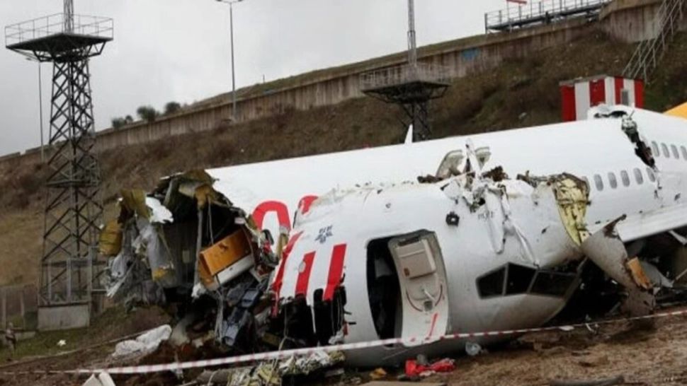 Avion prăbușit în Afganistan: 4 persoane au supraviețuit, în mod miraculos 