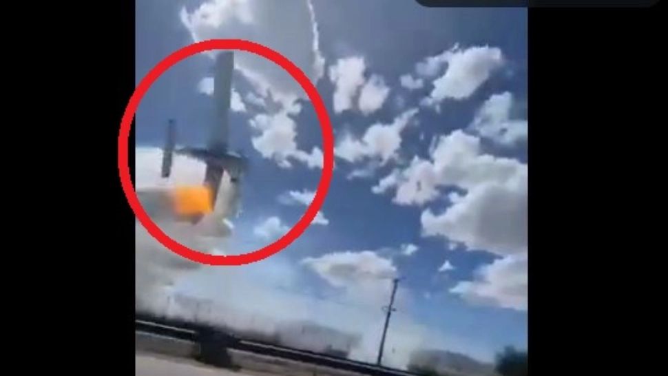 Avion prăbușit peste mașinile de pe o autostradă, în Chile. Momentul a fost filmat de trecători