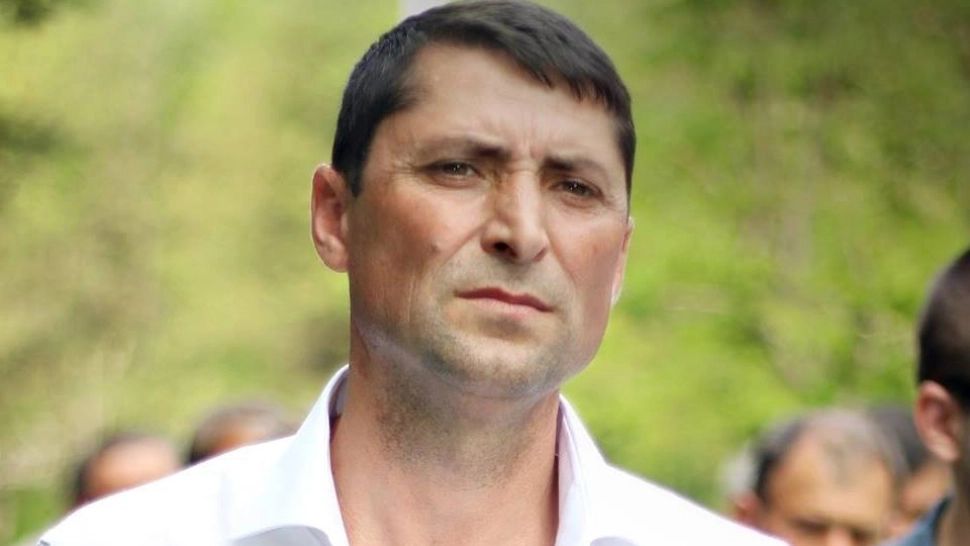 Ultima „modă” printre șpăgarii statului. Un director de direcție, prins cu banii în...frigider!