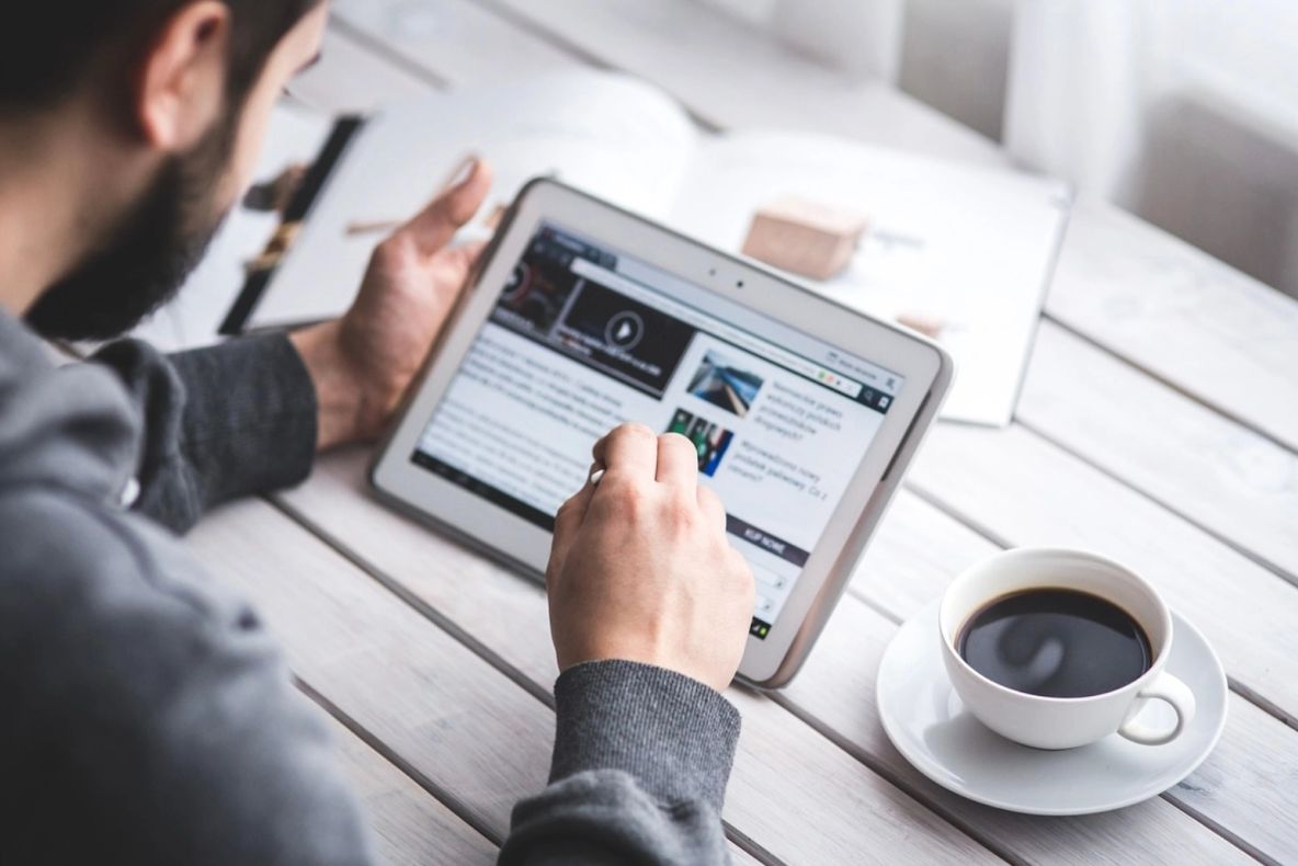 Măsuri de criză de la UE. Telemuncă obligatorie, transport public subvenționat și limită de viteză pe autostrăzi, pentru a face față șocului energetic