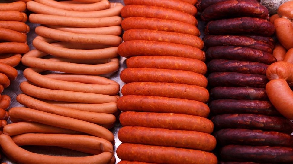 Caz de botulism în Bihor. Preparatele de carne dintr-un magazin, puse sub sechestru