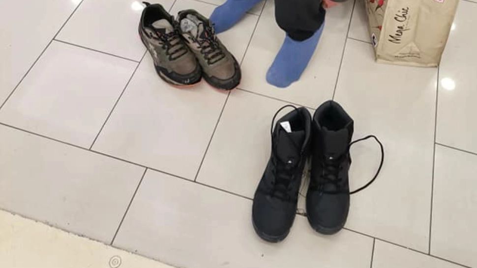 De ce este SĂNĂTOS să-ți scoți pantofii când intri în casă