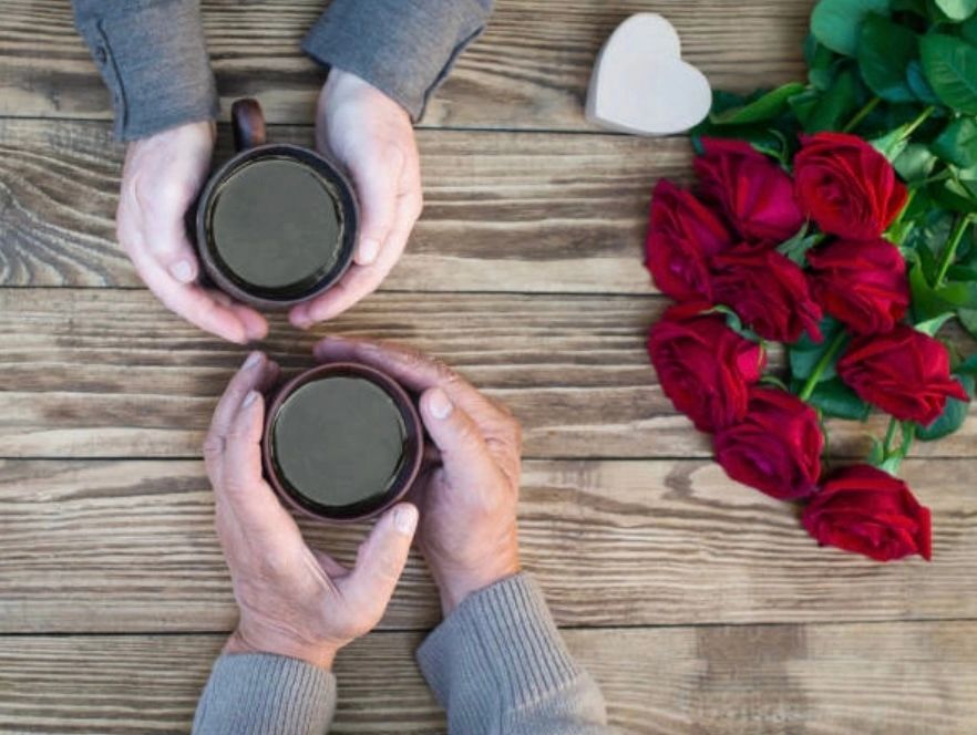 Pensionar de 85 de ani, din Constanța, înjunghiat de iubită după ce a cerut-o de nevastă