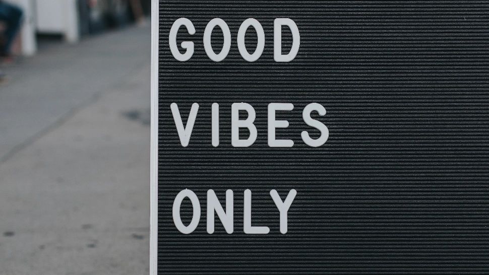 Cum putem combate gândurile negative. Top 5 modalități pe care le poți pune și tu în practică