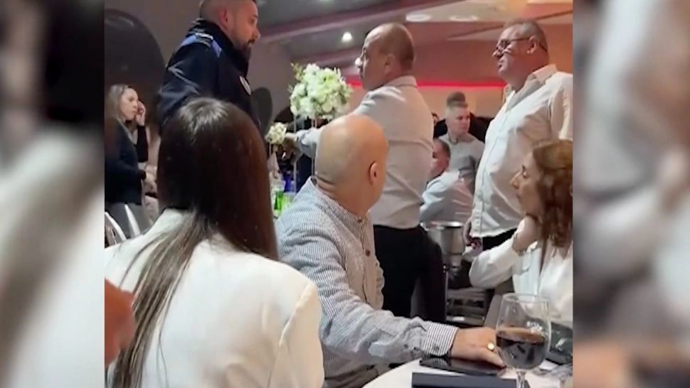 Revelion de coșmar pentru un grup de români din Spania: dați afară din restaurant, în noaptea de Revelion