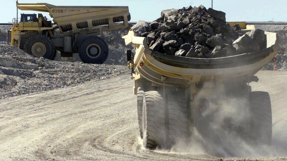 Un avion care transporta muncitori către o mină de diamante s-a prăbuşit în nord-vestul Canadei. 10 persoane ar fi murit