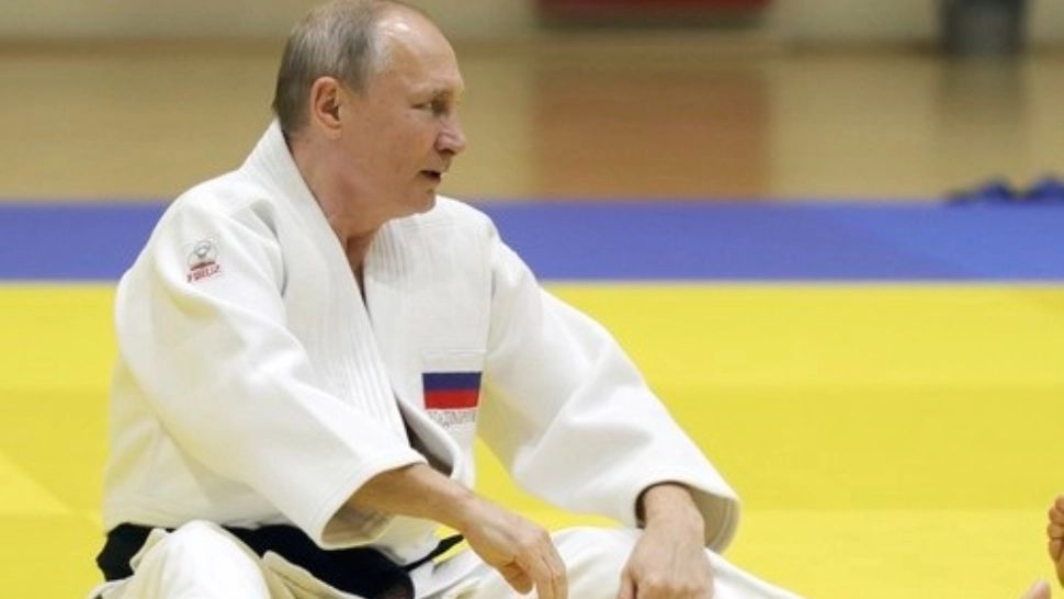 Un judoka român aruncă în aer una dintre marile minciuni din biografia lui Vladimir Putin