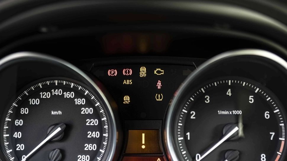 Alertă pentru șoferi. Avertizorul de viteză devine obligatoriu din 2024