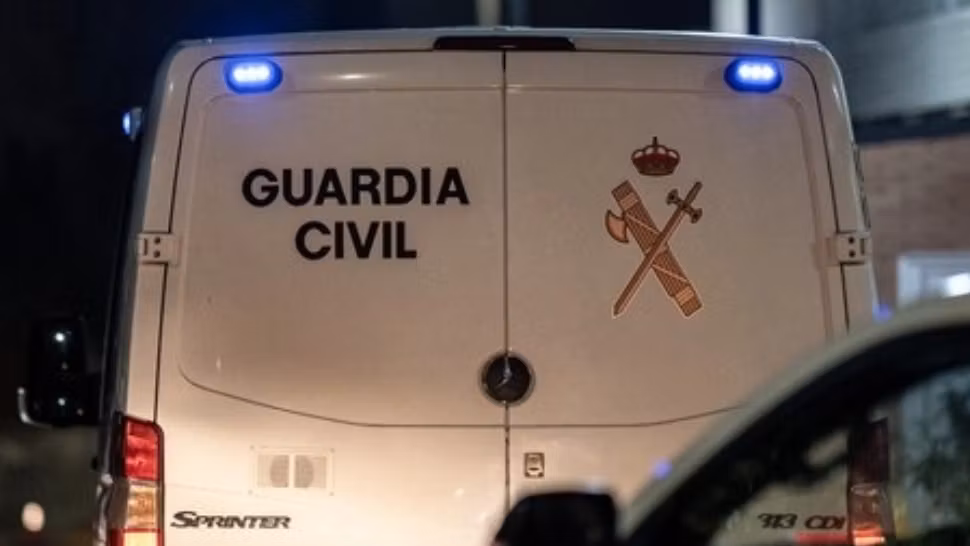 De la înșelăciuni online, în arestul poliției: Cum au căzut în plasa autorităților spaniole un grup de români, după o încercare de „vânzare“ a unui microbuz