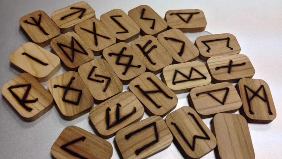  Etalare zilnică RUNE mistice luni 12 februarie 2024. Mesaje din magia supranaturalului