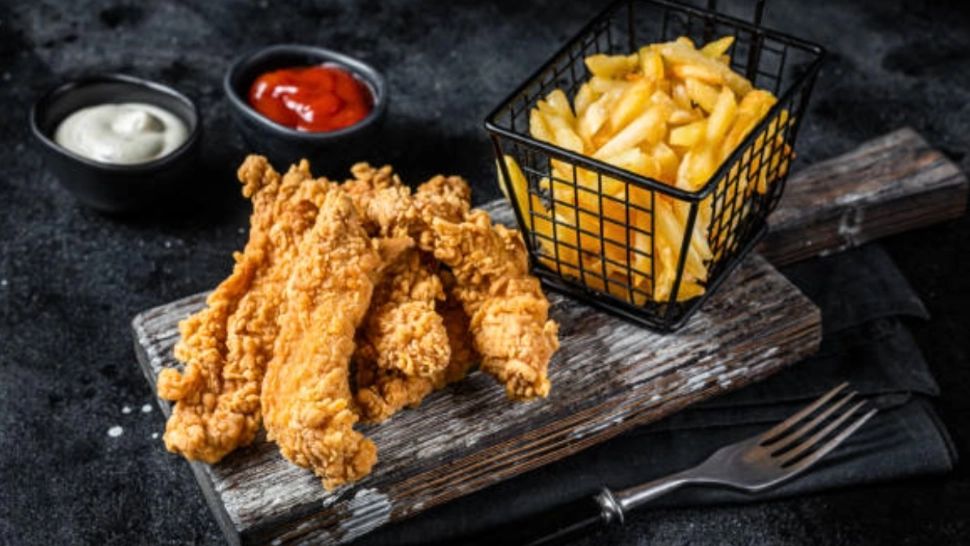 Ingredientul care frăgezește snițelele. Trucul folosit de Chef Scărlătescu în bucătărie