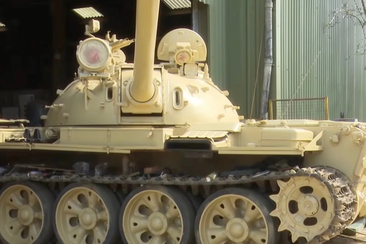 Descoperire faboloasă într-un tanc irakian cumpărat de pe eBay. Bărbatul a sunat imediat la poliție. Ce a urmat depășește orice imaginație! VIDEO