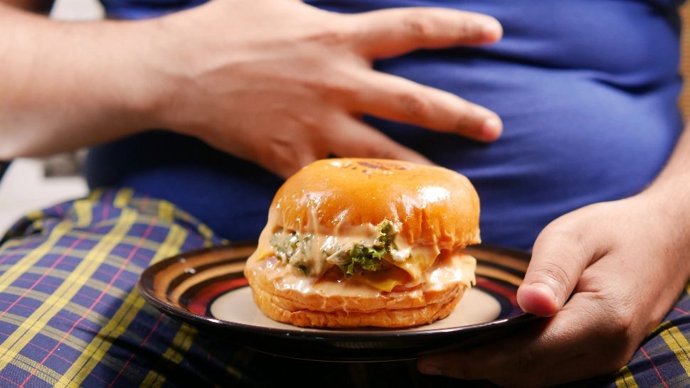 Diferența între indigestie și toxiinfecție alimentară. Când trebuie mers la medic