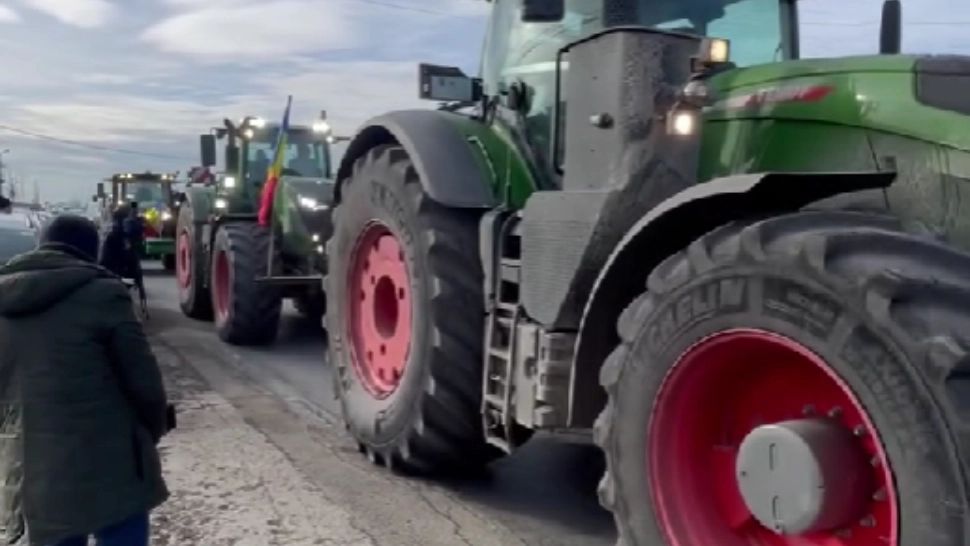 Două asociații din agricultură le cer fermierilor să înceteze protestele, după acordul semnat la Ministerul Agriculturii