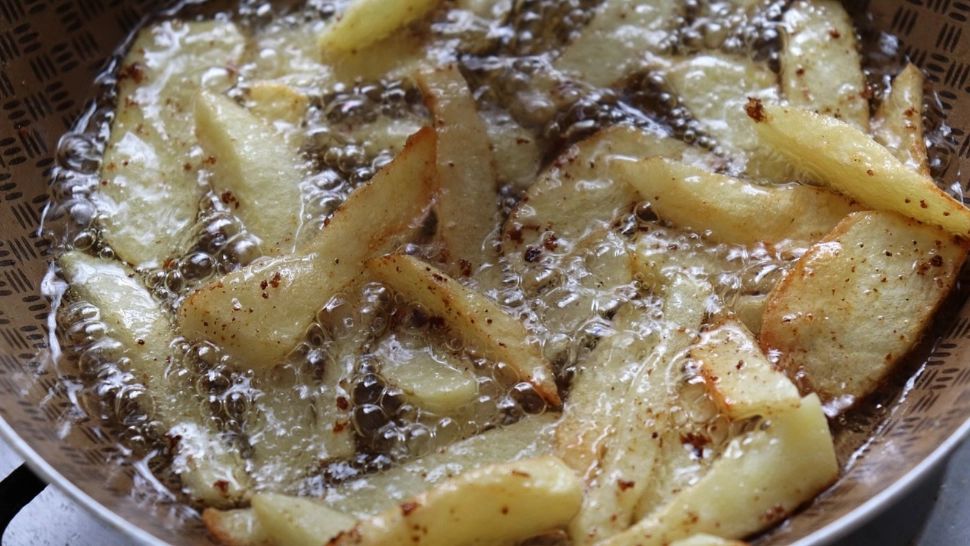 Care este cel mai bun ulei pentru prăjit. Greșeala care poate compromite total preparatul